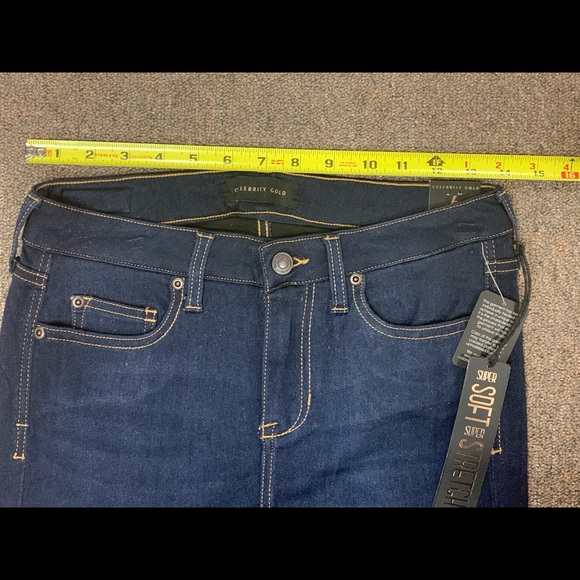 Celebrity Gold Jeans Super Soft Mid-Rise Crop - Juniors 6 - NWT - Picture 10 of 14